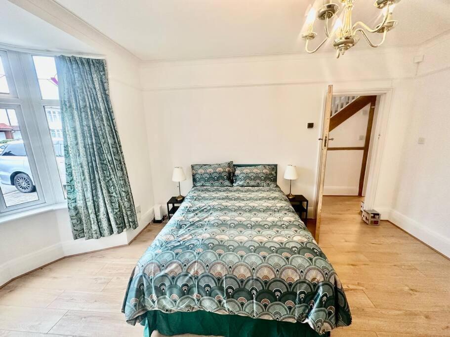 Вилла 4 Bed House In Daneby Road,Se6 Catford Экстерьер фото