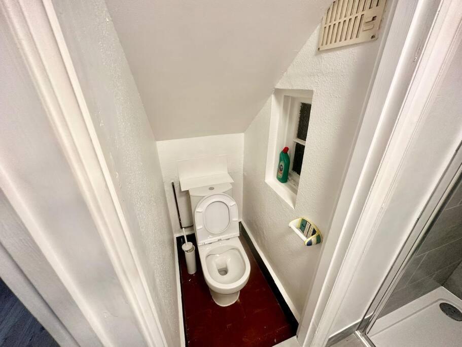 Вилла 4 Bed House In Daneby Road,Se6 Catford Экстерьер фото