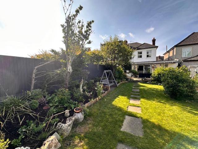 Вилла 4 Bed House In Daneby Road,Se6 Catford Экстерьер фото